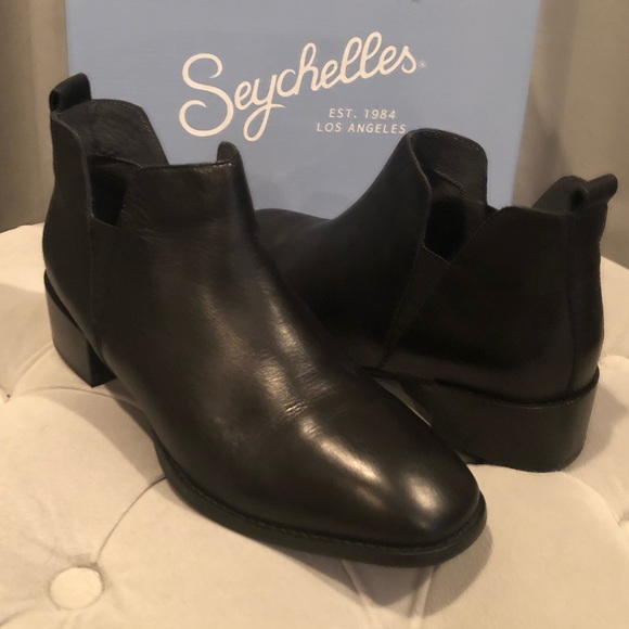 Seychelles Shoes - Seychelles Offstage Chelsea Boot In Black Sz. 10